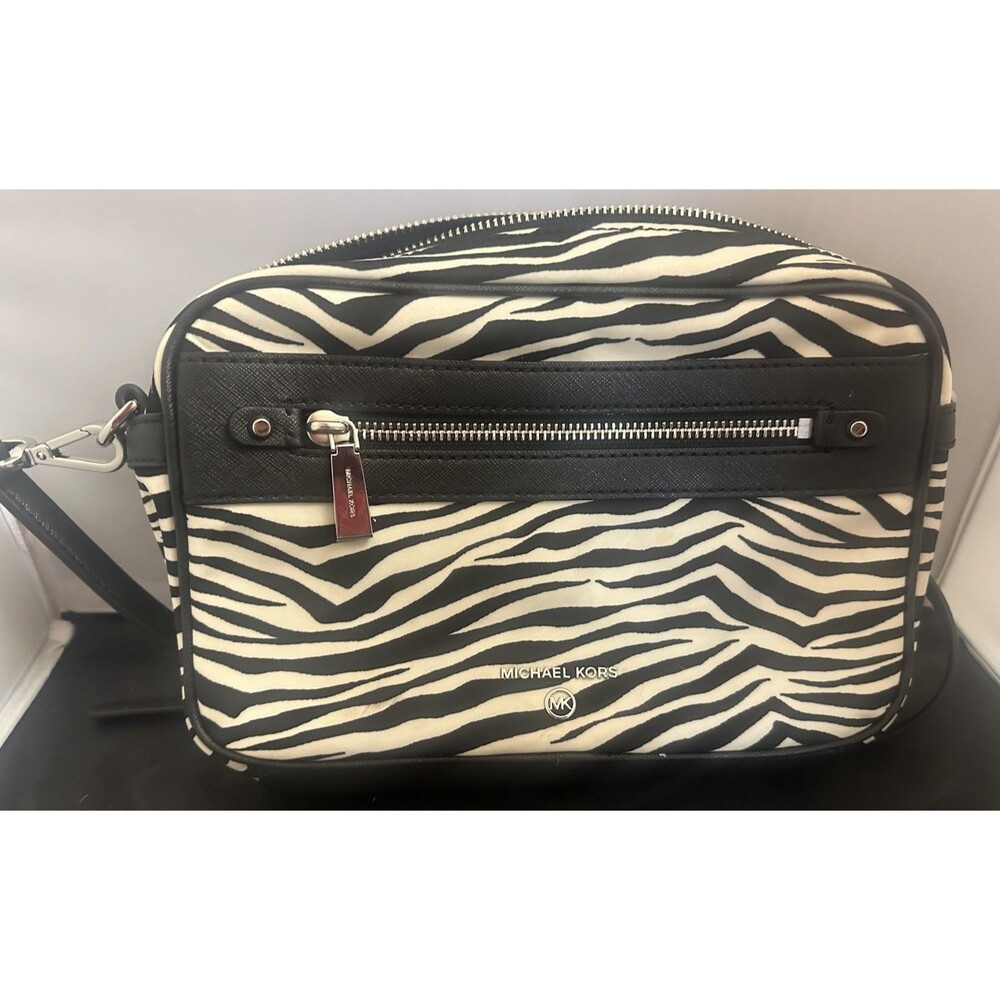 Michael Kors Large Crossbody SMALL SPOT PLS READ!